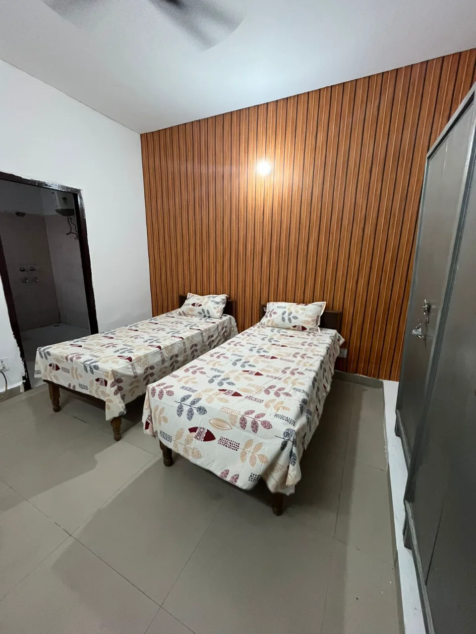 Royal Paradise Boys Hostel (DTC Campus)