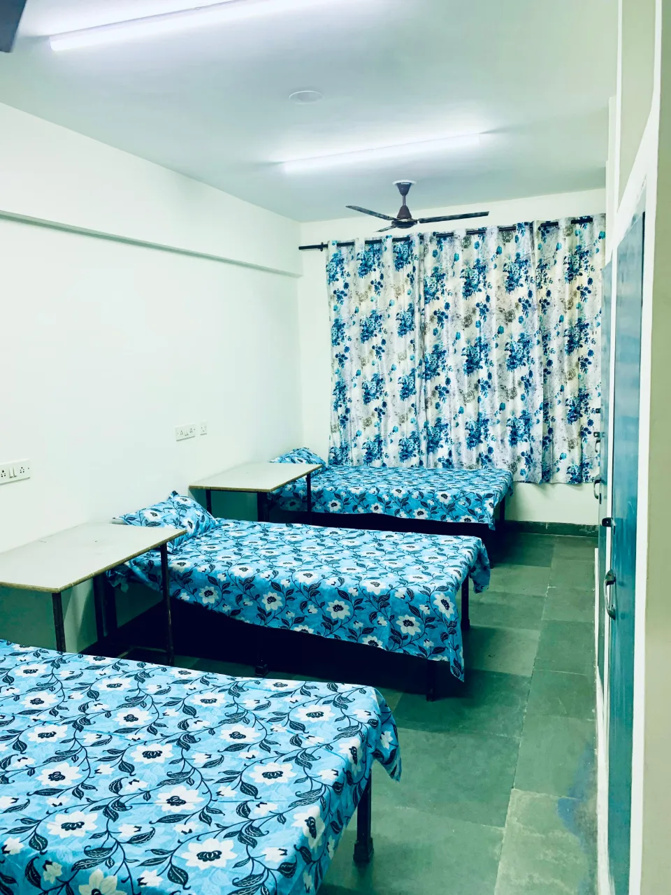 Royal Paradise Girls Hostel (United Campus) room in Greater Noida