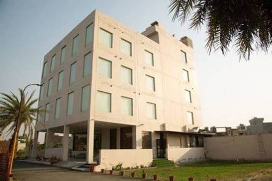 Green Valley Boys Hostel room in pune